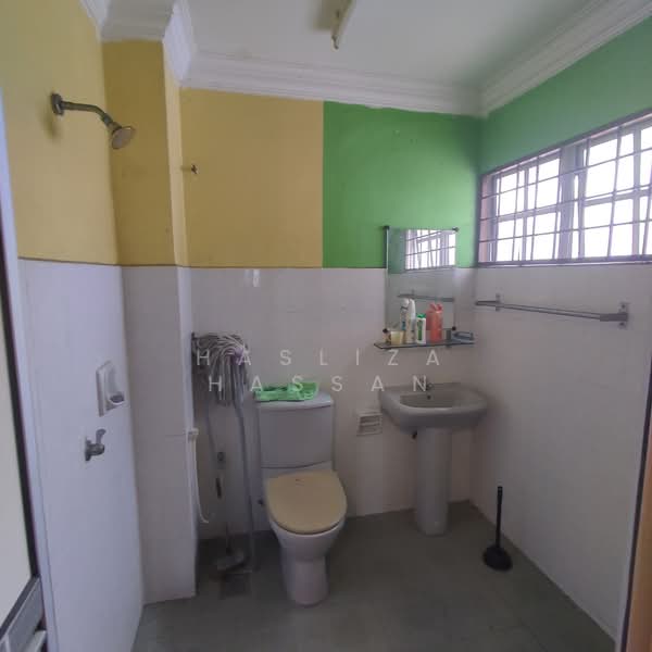2-storey Terraced House for Sale in Klang (Selangor) - Hasliza Hassan - Bathroom - PropertyGuru.com.my