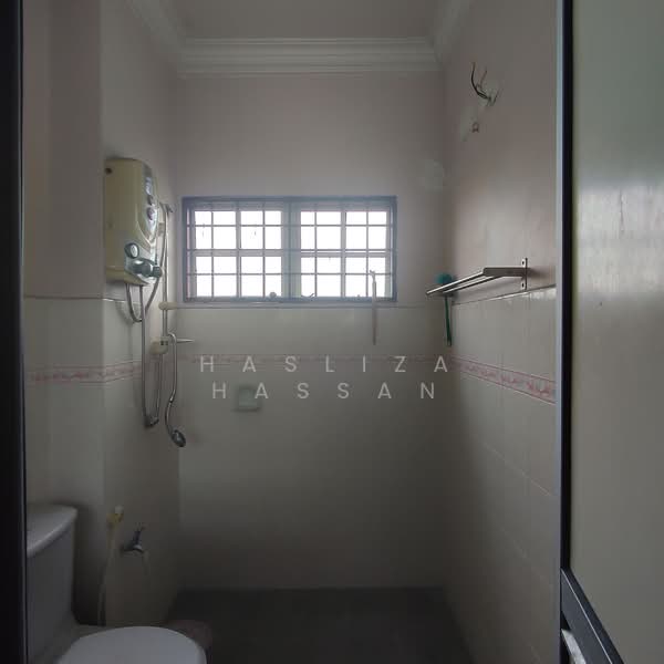 2-storey Terraced House for Sale in Klang (Selangor) - Hasliza Hassan - Bathroom - PropertyGuru.com.my