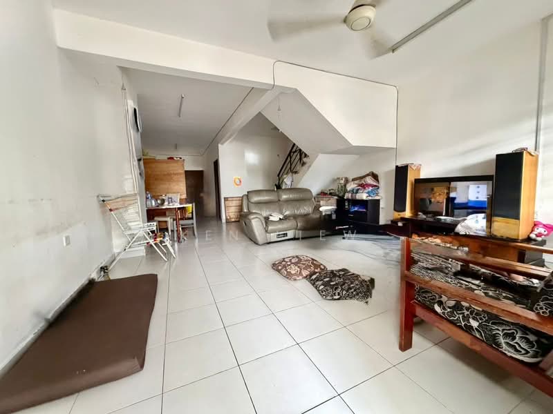 2.5-storey Terraced House for Sale in Kelapa Sawit (Kulai) - Ken Liew - Living Room - PropertyGuru.com.my