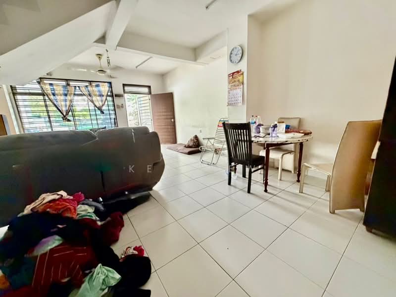 2.5-storey Terraced House for Sale in Kelapa Sawit (Kulai) - Ken Liew - Living Room - PropertyGuru.com.my