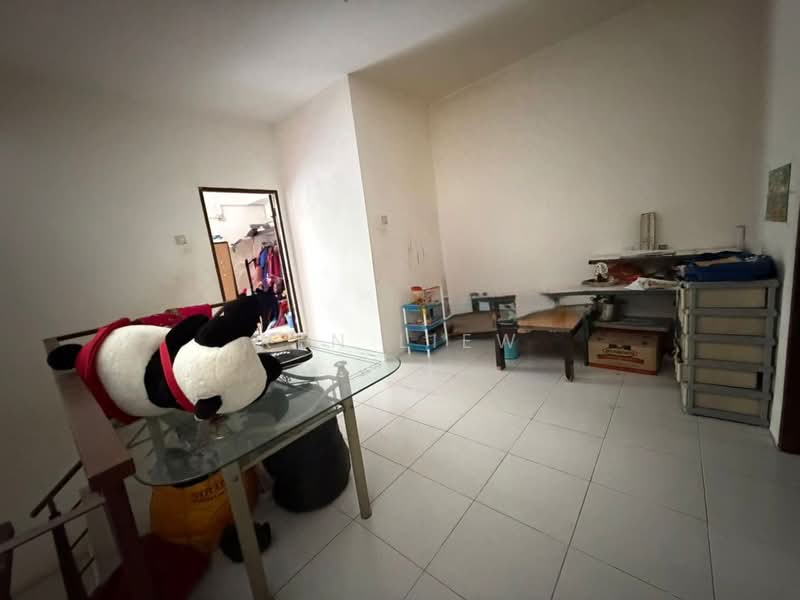 2.5-storey Terraced House for Sale in Kelapa Sawit (Kulai) - Ken Liew - Living Room - PropertyGuru.com.my