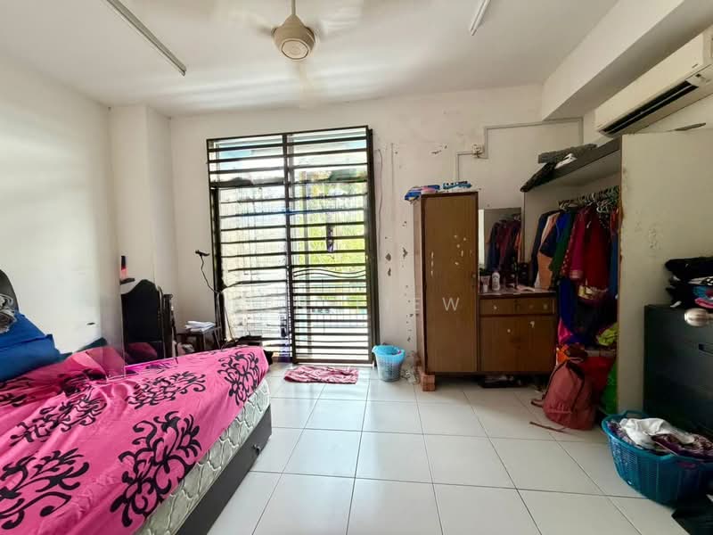 2.5-storey Terraced House for Sale in Kelapa Sawit (Kulai) - Ken Liew - Bedroom - PropertyGuru.com.my