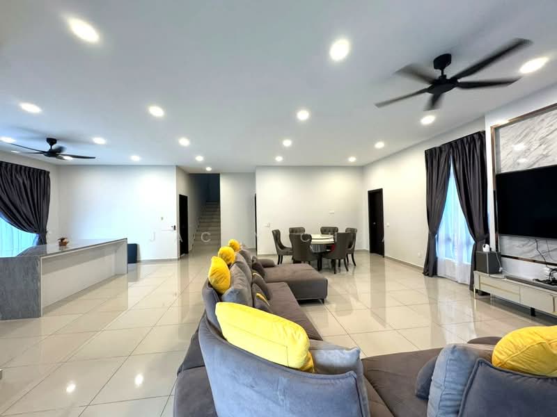 Banglo Pautan untuk Dijual di Taman Setia Indah (Tebrau) - Jacky Chua - Living Room - PropertyGuru.com.my