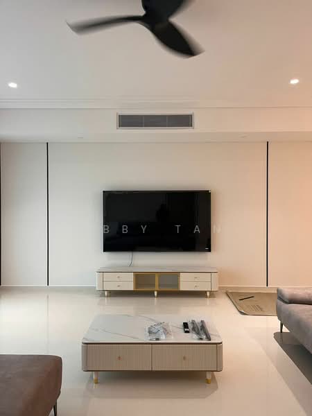Servis Apartment untuk Disewa di Crown Residences @ Pavilion Damansara Heights - Abby Tan - Living Room - PropertyGuru.com.my