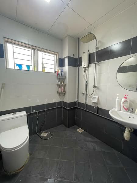Rumah Teres 2 Tingkat untuk Dijual di Bukit Bandaraya (Shah Alam) - Fazri Omar - Bathroom - PropertyGuru.com.my