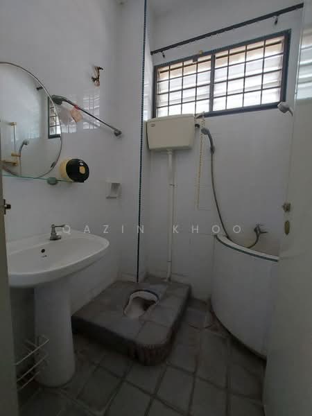Rumah Teres 2 Tingkat untuk Dijual di Ipoh (Perak) - Qazin Khoo - Bathroom - PropertyGuru.com.my