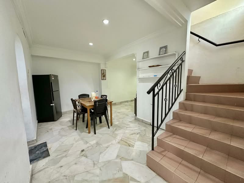 3-storey Terraced House for Sale in Bandar Baru Sri Petaling (Sri Petaling) - Jin Yee - Dining Room - PropertyGuru.com.my