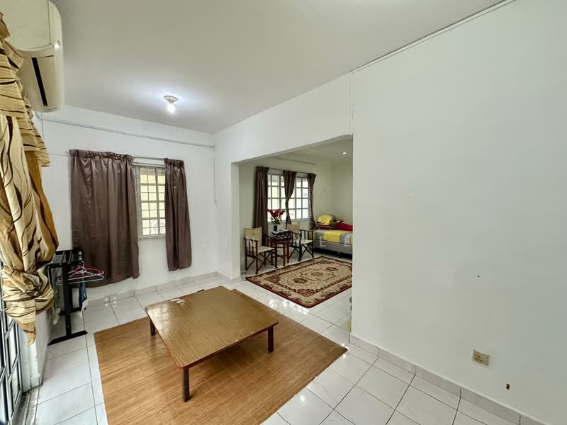 3-storey Terraced House for Sale in Bandar Baru Sri Petaling (Sri Petaling) - Jin Yee - Living Room - PropertyGuru.com.my