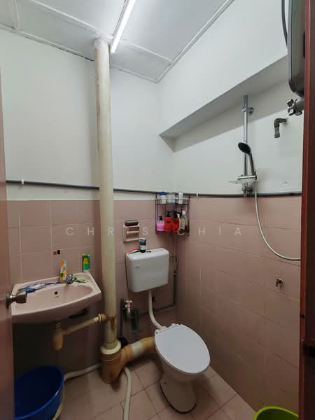 Kondominium untuk Dijual di Vista Perdana - Chris Chia - Bathroom - PropertyGuru.com.my