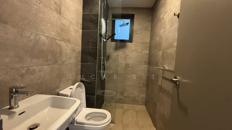 Condominium for Sale at Bennington Residences @ SkyArena - Lucas Sit - Bathroom - PropertyGuru.com.my