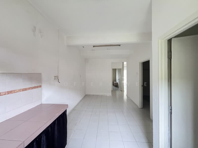 1-storey Terraced House for Rent in Taman Angkasa Nuri (Durian Tunggal) - Geoffery Wee - Kitchen - PropertyGuru.com.my