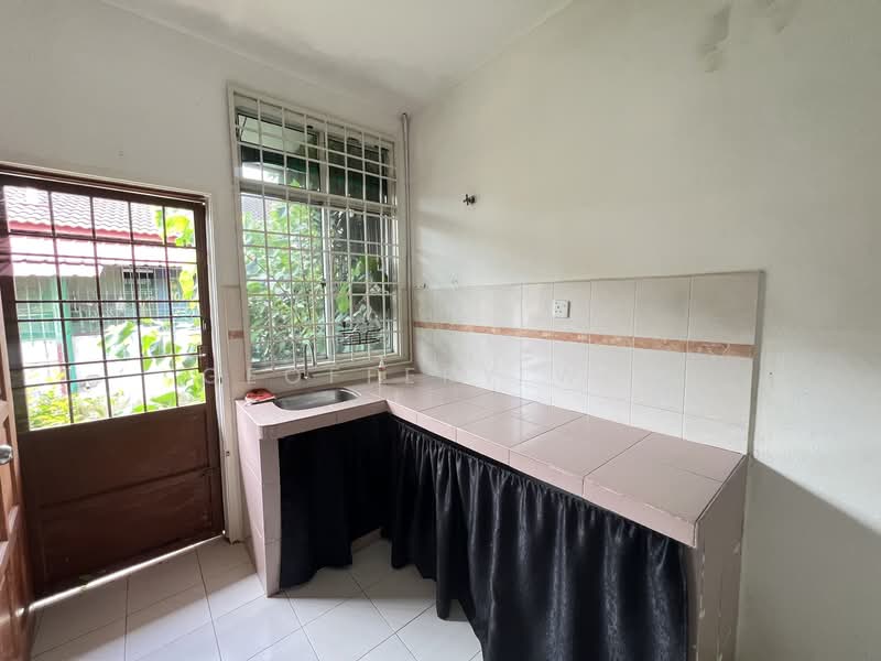 1-storey Terraced House for Rent in Taman Angkasa Nuri (Durian Tunggal) - Geoffery Wee - Kitchen - PropertyGuru.com.my