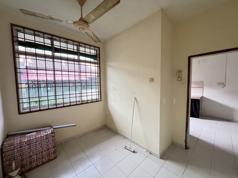 1-storey Terraced House for Rent in Taman Angkasa Nuri (Durian Tunggal) - Geoffery Wee - Interior - PropertyGuru.com.my