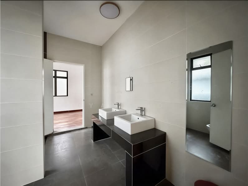 Semi-Detached House for Sale in Setia Utama (Setia Alam) - Ryan Soo - Bathroom - PropertyGuru.com.my