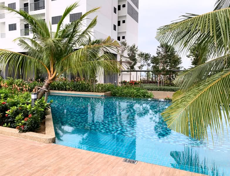 Servis Apartment untuk Dijual di Traders Garden @ Cheras Selatan - Danny Lee - Pool - PropertyGuru.com.my