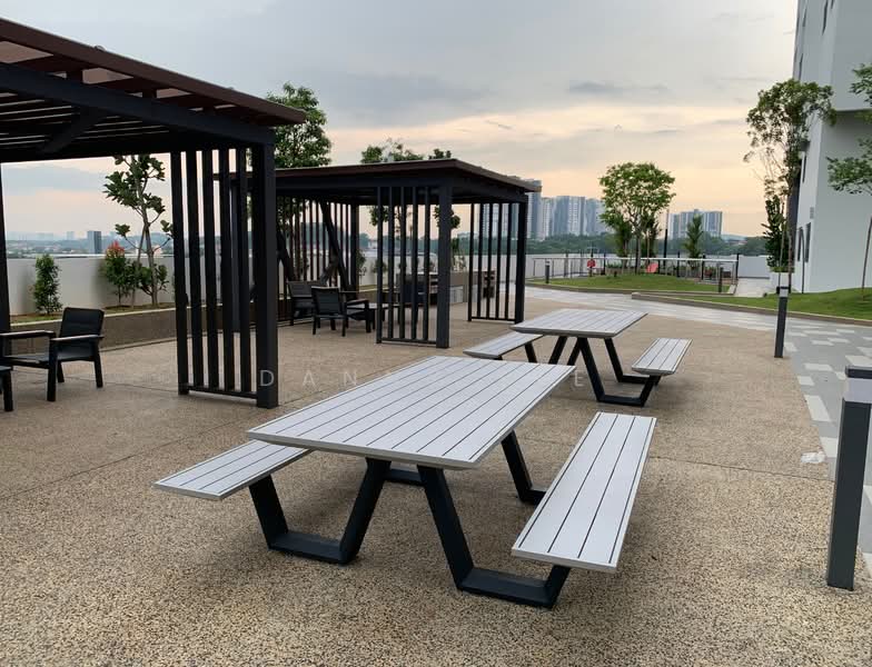 Servis Apartment untuk Dijual di Traders Garden @ Cheras Selatan - Danny Lee - Exterior - PropertyGuru.com.my