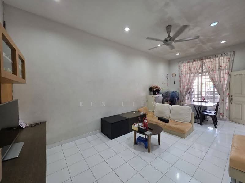 1-storey Terraced House for Sale in Mutiara Rini (Skudai) - Ken Liew - Living Room - PropertyGuru.com.my