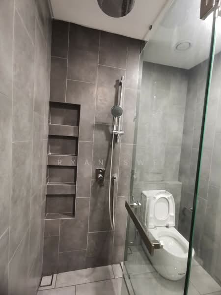 Servis Apartment untuk Disewa di Ativo Suites @ Damansara Avenue - Ryan Swe - Bathroom - PropertyGuru.com.my