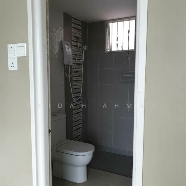 Condominium for Sale at The Zest @ Kinrara 9 - Zaidah Ahmad - Bathroom - PropertyGuru.com.my