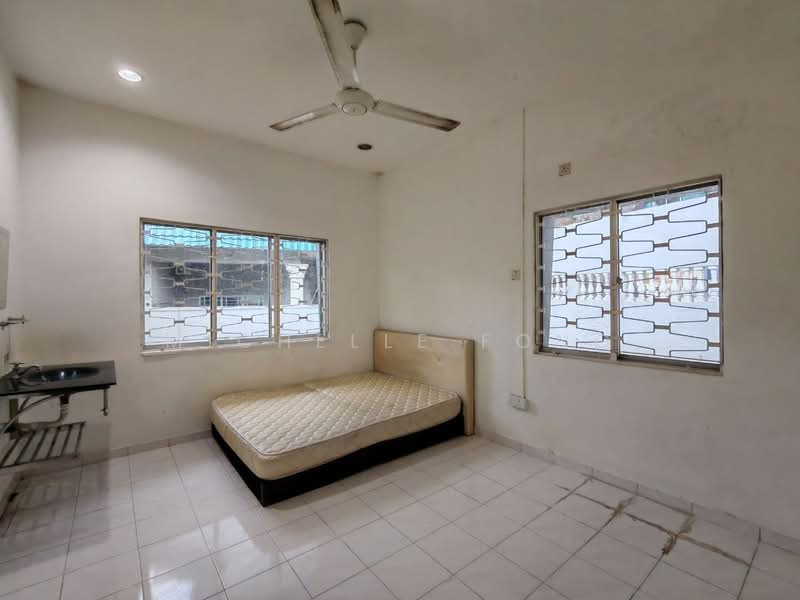 Bungalow for Rent in Taman Majidee (Johor Bahru) - Michelle Fong - Bedroom - PropertyGuru.com.my