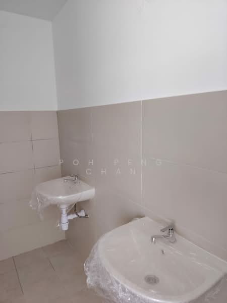 Kedai / Pejabat untuk Dijual di Telok Panglima Garang (Selangor) - Poh Peng Chan - Bathroom - PropertyGuru.com.my