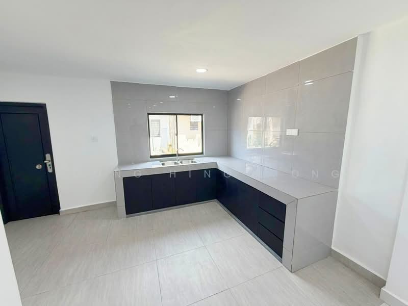 2-storey Terraced House for Sale in Taman Desa Cemerlang (Ulu Tiram) - Loong Hing Liong - Kitchen - PropertyGuru.com.my