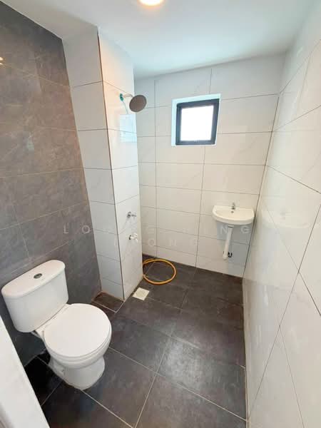 2-storey Terraced House for Sale in Taman Desa Cemerlang (Ulu Tiram) - Loong Hing Liong - Bathroom - PropertyGuru.com.my