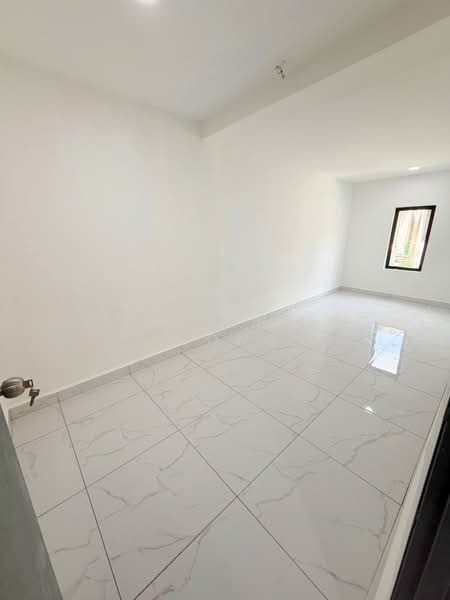 2-storey Terraced House for Sale in Taman Desa Cemerlang (Ulu Tiram) - Loong Hing Liong - Interior - PropertyGuru.com.my