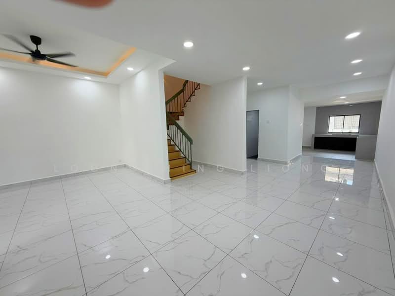 2-storey Terraced House for Sale in Taman Desa Cemerlang (Ulu Tiram) - Loong Hing Liong - Living Room - PropertyGuru.com.my