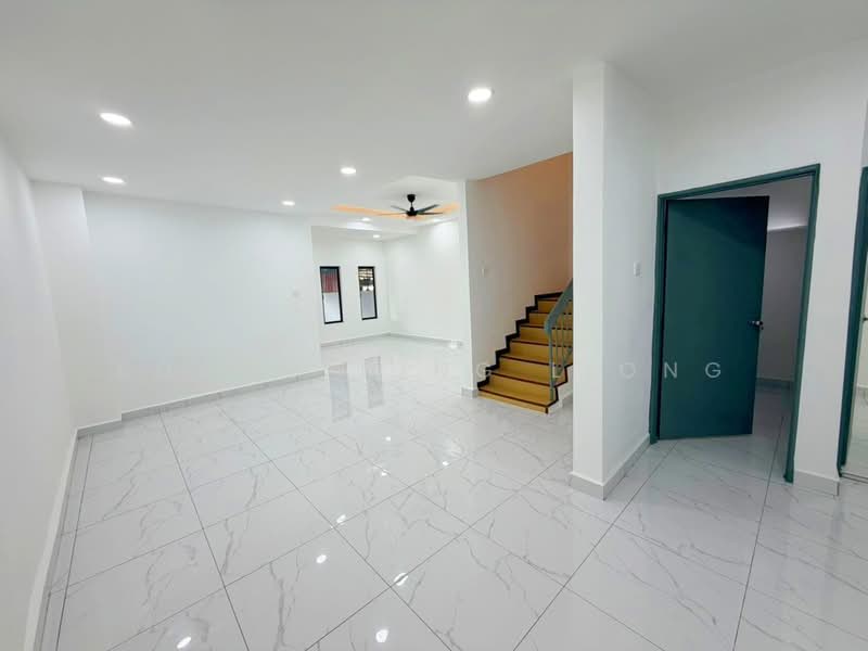 2-storey Terraced House for Sale in Taman Desa Cemerlang (Ulu Tiram) - Loong Hing Liong - Living Room - PropertyGuru.com.my