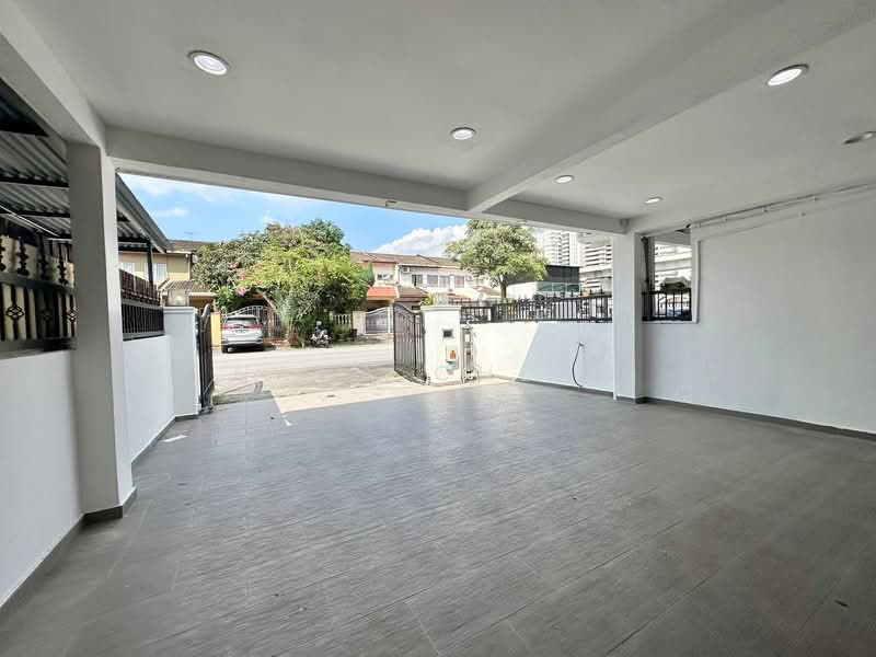 2-storey Terraced House for Sale in Taman Serdang Jaya (Seri Kembangan) - Nana Cheah - Exterior - PropertyGuru.com.my