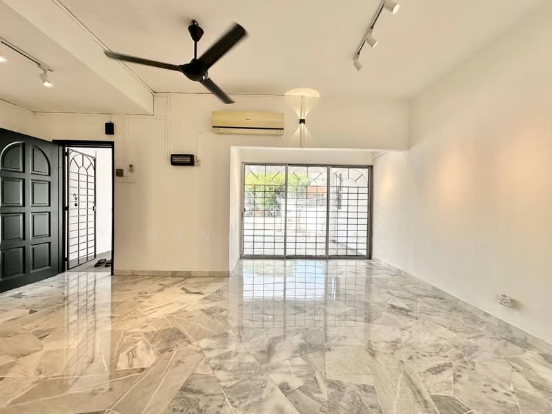 2-storey Terraced House for Sale in Taman Serdang Jaya (Seri Kembangan) - Nana Cheah - Living Room - PropertyGuru.com.my