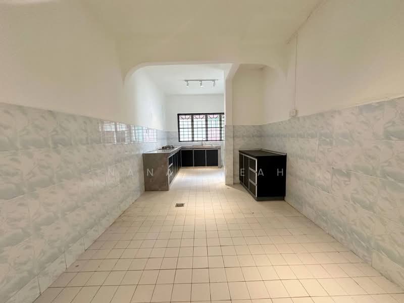 2-storey Terraced House for Sale in Taman Serdang Jaya (Seri Kembangan) - Nana Cheah - Kitchen - PropertyGuru.com.my