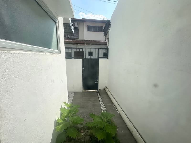 2-storey Terraced House for Sale in Taman Serdang Jaya (Seri Kembangan) - Nana Cheah - Exterior - PropertyGuru.com.my