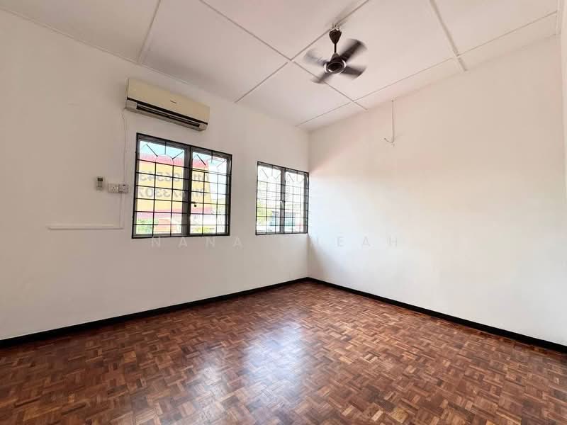 2-storey Terraced House for Sale in Taman Serdang Jaya (Seri Kembangan) - Nana Cheah - Interior - PropertyGuru.com.my