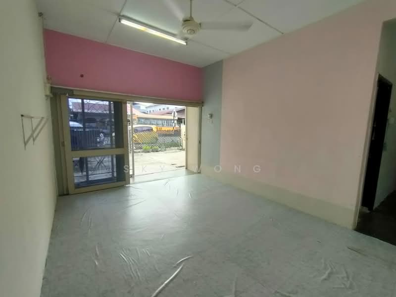 1-storey Terraced House for Sale in Taman Serdang Jaya (Seri Kembangan) - Sky Wong - Interior - PropertyGuru.com.my