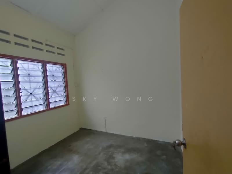 1-storey Terraced House for Sale in Taman Serdang Jaya (Seri Kembangan) - Sky Wong - Interior - PropertyGuru.com.my