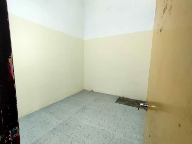 1-storey Terraced House for Sale in Taman Serdang Jaya (Seri Kembangan) - Sky Wong - Interior - PropertyGuru.com.my