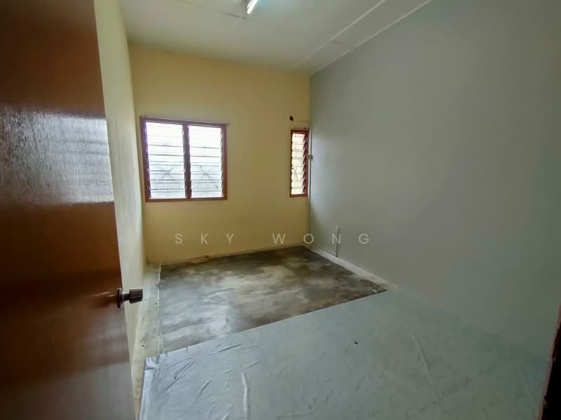 1-storey Terraced House for Sale in Taman Serdang Jaya (Seri Kembangan) - Sky Wong - Interior - PropertyGuru.com.my