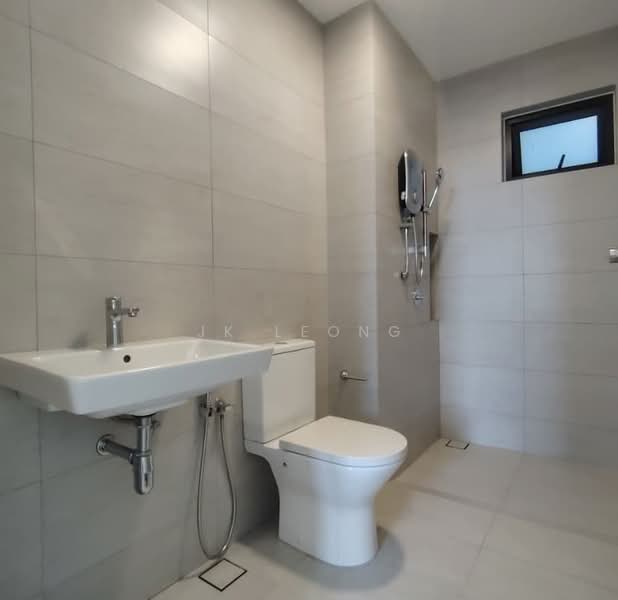 Servis Apartment untuk Disewa di Residensi Ava @ Kiara Bay - JK Leong - Bathroom - PropertyGuru.com.my