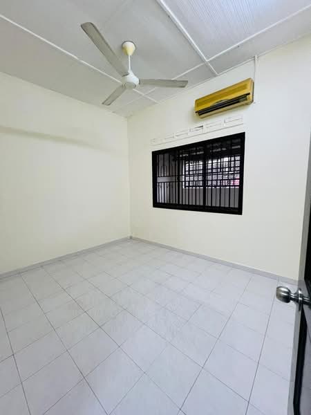 1-storey Terraced House for Rent in Taman Johor Jaya (Johor Bahru) - Ong Lih Shyan - Interior - PropertyGuru.com.my