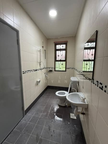 2-storey Terraced House for Sale in Bandar Seri Alam (Masai) - Ong Lih Shyan - Bathroom - PropertyGuru.com.my
