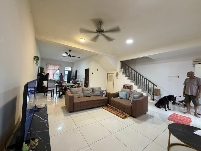 2-storey Terraced House for Sale in Saujana Rawang (Rawang) - Andy Yap - Living Room - PropertyGuru.com.my