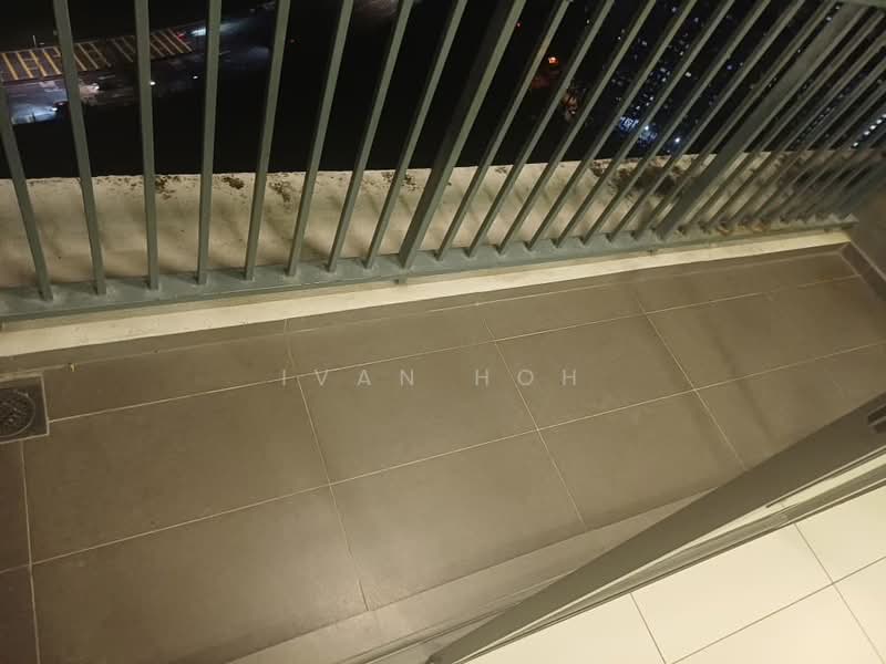 Servis Apartment untuk Disewa di Seasons Garden Residences - Ivan Hoh - Balcony - PropertyGuru.com.my