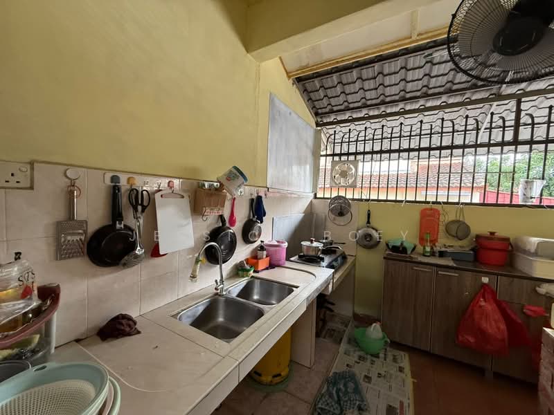 Rumah Teres 2 Tingkat untuk Dijual di Taman Setia Indah (Tebrau) - Jessica Boey - Kitchen - PropertyGuru.com.my