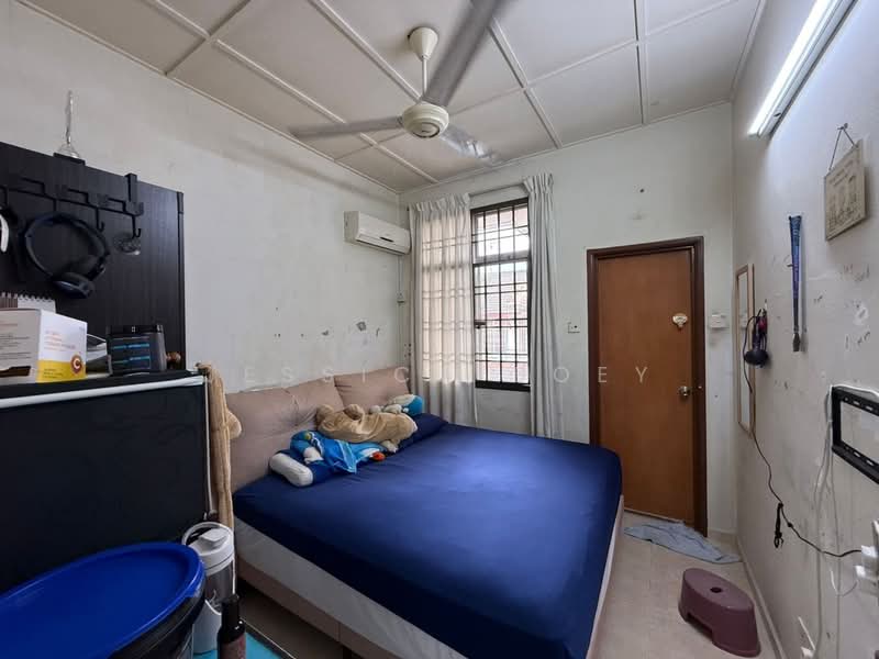 Rumah Teres 2 Tingkat untuk Dijual di Taman Setia Indah (Tebrau) - Jessica Boey - Bedroom - PropertyGuru.com.my