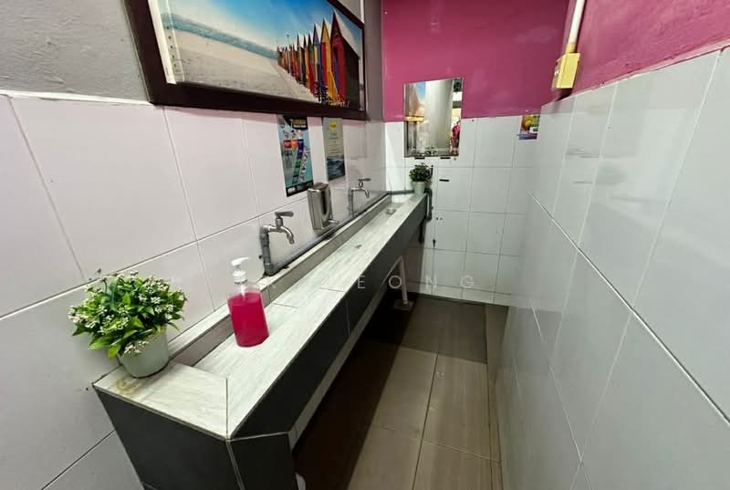 Shop / Office for Rent in Shah Alam (Selangor) - JK Leong - Bathroom - PropertyGuru.com.my