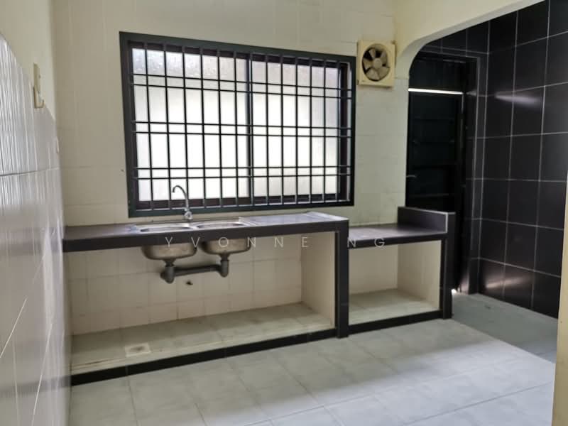 1-storey Terraced House for Rent in Taman Seri Austin (Tebrau) - Yvonne Ng - Kitchen - PropertyGuru.com.my