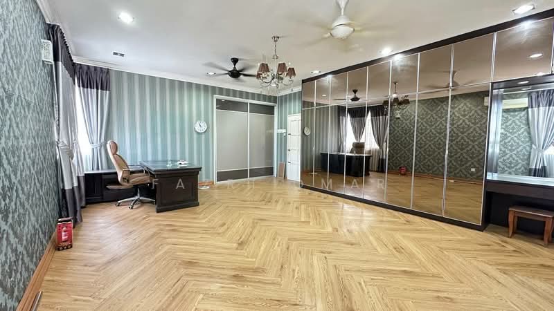 Semi-Detached House for Sale in Taman Jelok Impian (Kajang) - Fazri Omar - Study - PropertyGuru.com.my
