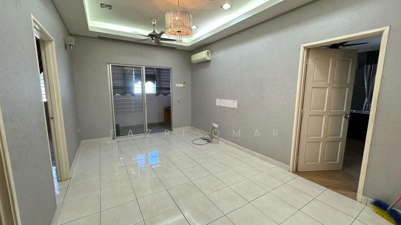 Semi-Detached House for Sale in Taman Jelok Impian (Kajang) - Fazri Omar - Living Room - PropertyGuru.com.my
